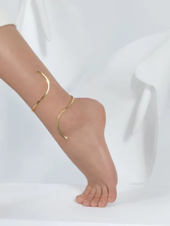 Dainty Gold Heart Anklet - Venoria