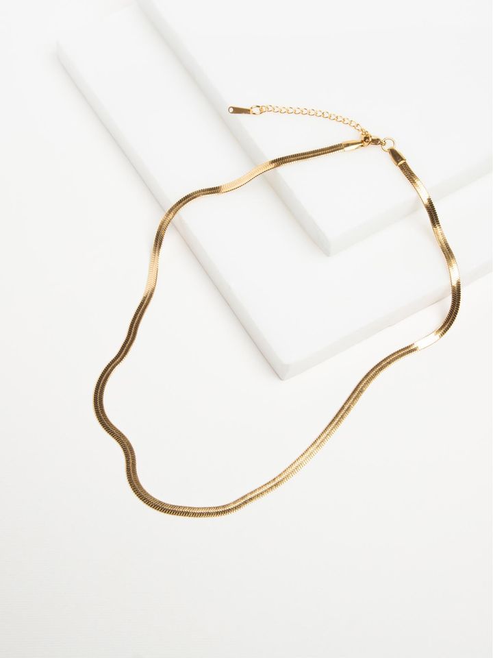 Elegant Gold-Toned Herringbone Chain Necklace - Venoria