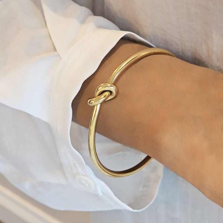 Gold Knot Bangle & Heart Bow Earrings Set - Venoria