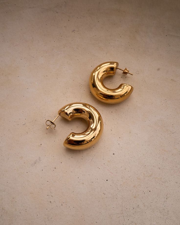 Bold Gold Chunky Hoop Earrings - Venoria
