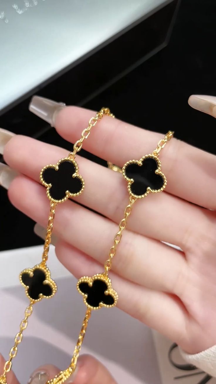 Lucky Clover Bracelet in Black Enamel & Gold Finish - Venoria