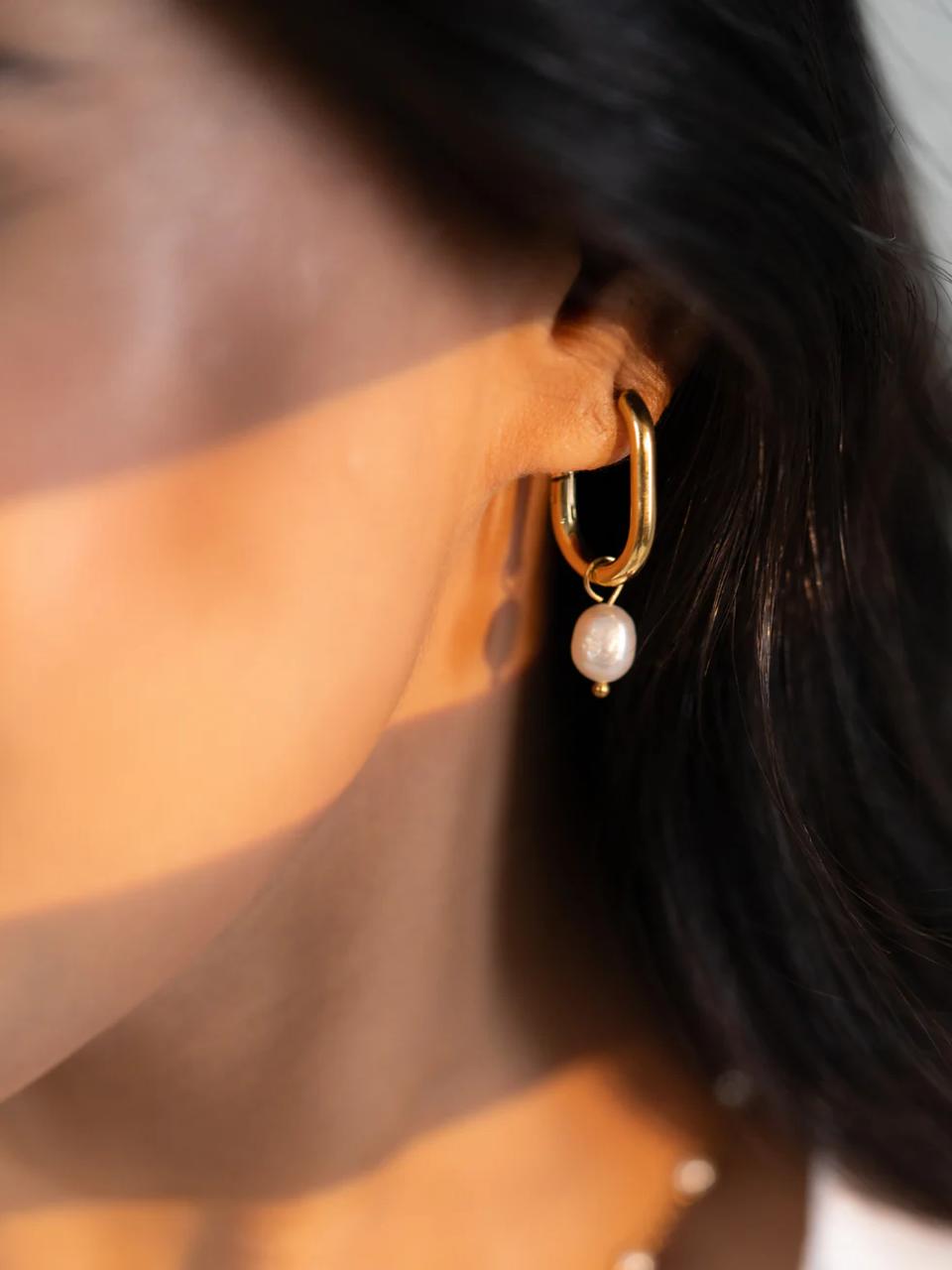 Pearl Drop Hoop Earrings – Timeless Elegance with a Modern Edge - Venoria
