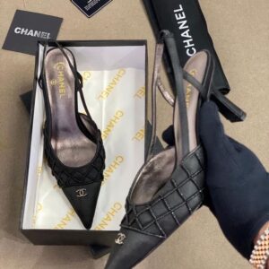 women's lace up