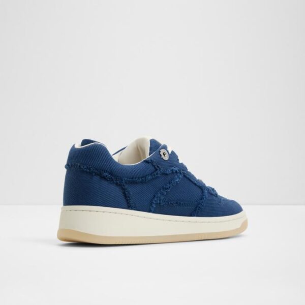 naurra in women's miscellaneous low top
